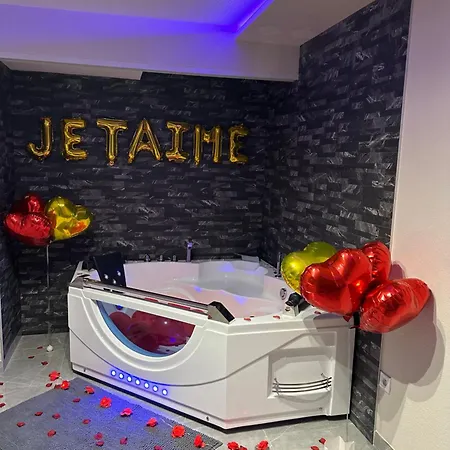 T3 5 Etoile Jacuzzi Apartment