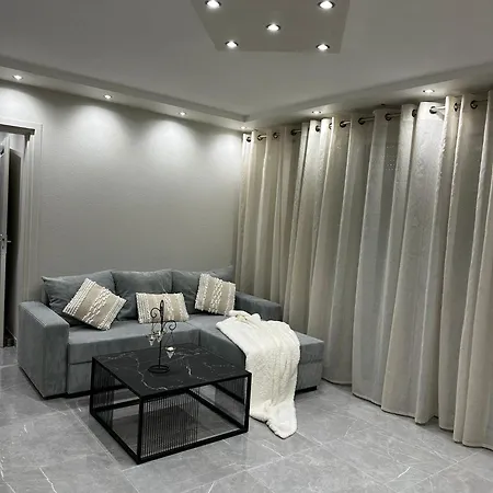 T3 5 Etoile Jacuzzi Apartment *